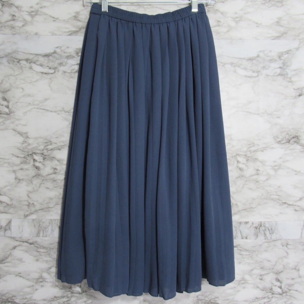 Uniqlo Pleated Midi Skirt
